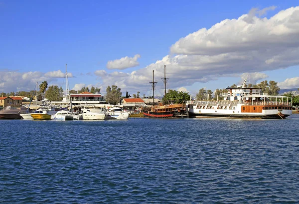 Jachty v přístavu Paphos — Stock fotografie