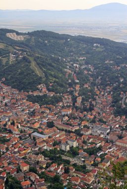 Tampa dağın tepesinden Brasov city üzerinde göster