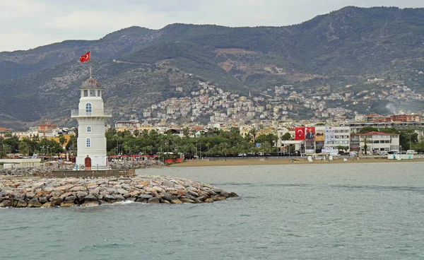 Alanya'da bağlantı noktası deniz feneri — Stok fotoğraf