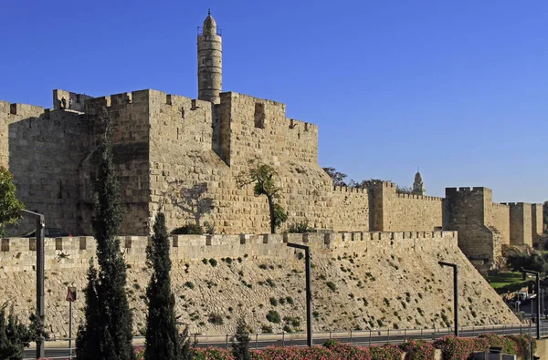 Muren van de oude stad in Jeruzalem — Stockfoto