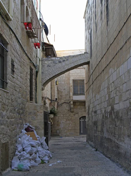 Wąska ulica w starym mieście Jerusalem — Zdjęcie stockowe