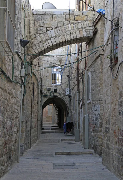 Enge straße in der altstadt jerusalem — Stockfoto