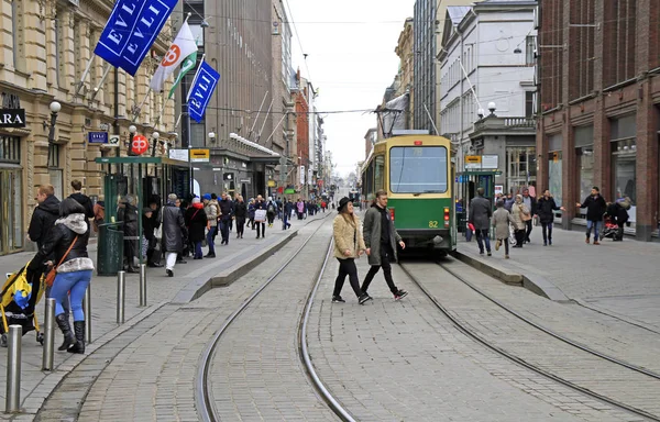 Улица в финской столице Хельсинки — стоковое фото