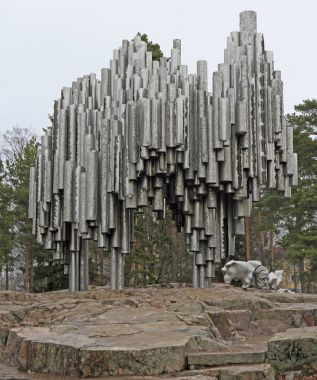 Finlandiyalı besteci Jan Sibelius için anıt