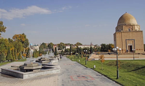 Mausoléu Ruhabad na cidade uzbeque Samarcanda — Fotografia de Stock