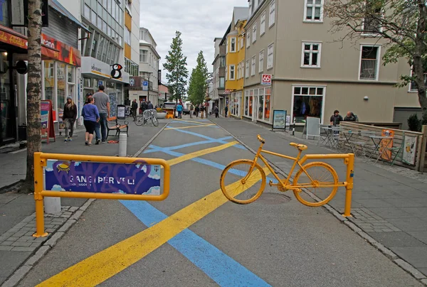 Pedestrian street in center of city Reykjavik — Stock Photo, Image