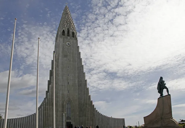 Chiesa di fama mondiale Hallgrimskirkja a Reykjavik, Islanda — Foto Stock