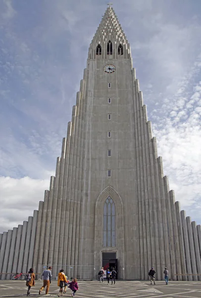 Chiesa di fama mondiale Hallgrimskirkja a Reykjavik, Islanda — Foto Stock