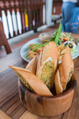 lezzetli sarımsaklı ekmek