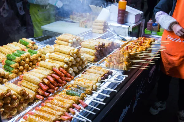 Comida callejera coreana — Foto de Stock