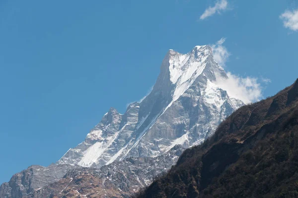 Machapuchare ist ein Berg im annapurna himalaya — Stockfoto