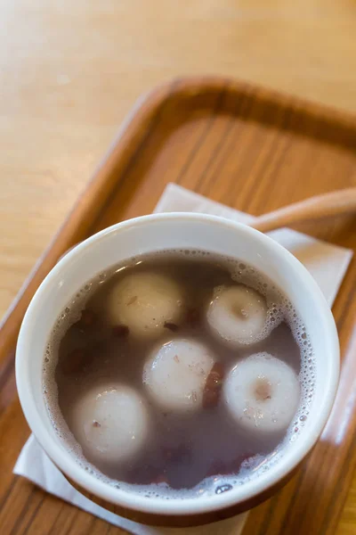 Mochi sıcak kırmızı fasulye çorbası — Stok fotoğraf