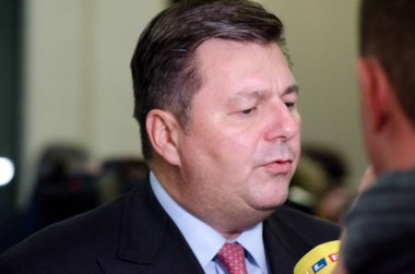 Almanya, Leipzig - Aralık 07, 2017: Andreas Geisel, İçişleri Bakanı İçişleri Bakanları Konferansı, basın ile görüşmesinde Berlin SPD