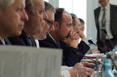 Almanya, Leipzig - Aralık 07, 2017: Federal devletlerin iç bakanları İçişleri Bakanları Konferansı açık