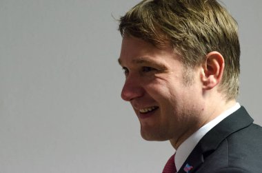 Almanya, ZEITZ - 09 Aralık 2017: Afd seçim ofisi Zeitz yeniden açılması, Andre Poggenburg