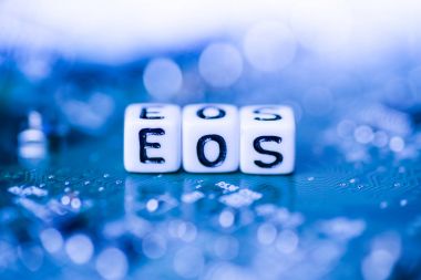 Word tarafından alfabe bloklar anne cryptocurrency üzerinde kurulan Eos