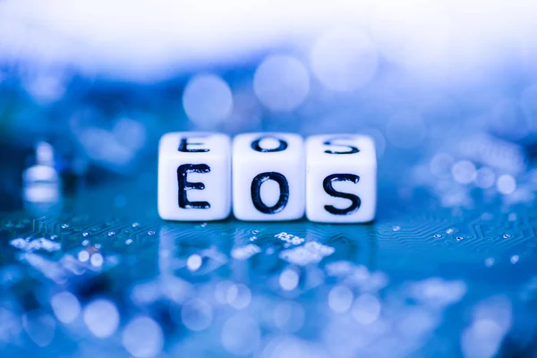 Word tarafından alfabe bloklar anne cryptocurrency üzerinde kurulan Eos