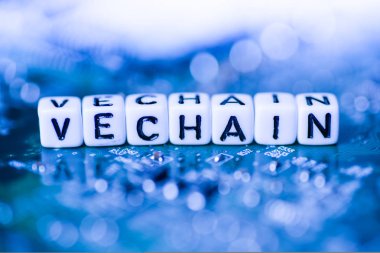 Word tarafından alfabe bloklar üzerinde anne cryptocurrency Vechain