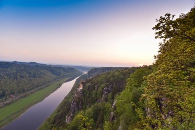 nehir elbe ve dağlar, rathen swiss Saksonya görünümü