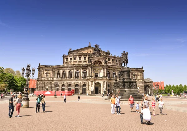 DresDEN, ALEMANHA - Maio de 2018: Dresden - Semperoper, Alemanha — Fotografia de Stock