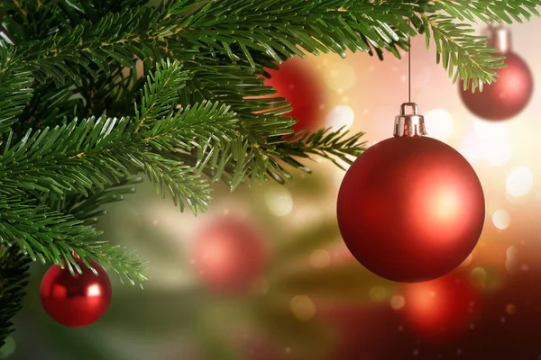 Árbol de Navidad decoración Árbol de Navidad fondo iluminado Bauble — Foto de Stock
