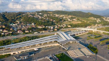 Sochi, Rusya - 12.09.2019 Hava Fotoğrafı. Tren istasyonu Imeretinskaya seti. RZD. Sochi, Rusya. Sochi Otomotiv, Yarış.