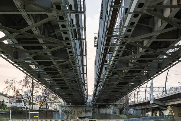 Δρόμος Κάτω Από Γέφυρα Αστική Αρχιτεκτονική Σήραγγα — Φωτογραφία Αρχείου