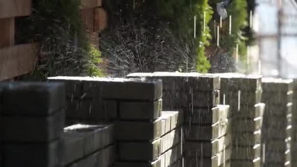 Agua Fluye Desde Techo Disminución Del Movimiento Raíz — Vídeo de stock