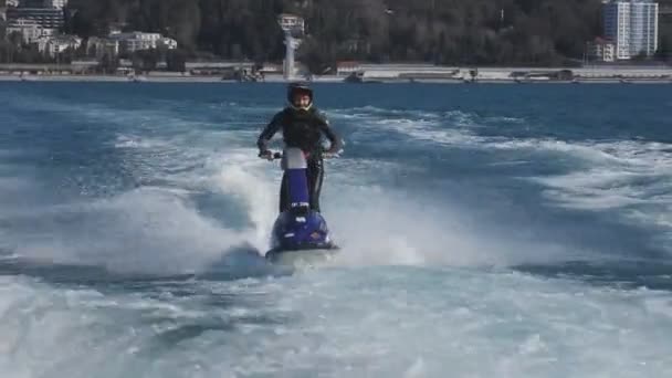 Sotchi Russie 2019 Athlète Sur Jet Boat Avance Sur Vague — Video