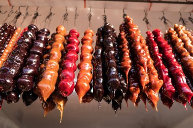 Kilise kilisesi. Erik suyunda fındık. Zarif. Hassasiyet. Hatıra olarak. Ulusal yemek. Sağlıklı beslenme. Gevrekler. 