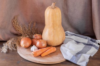 Stillife. Balkabağım. Soğan. Markov. Sarımsak