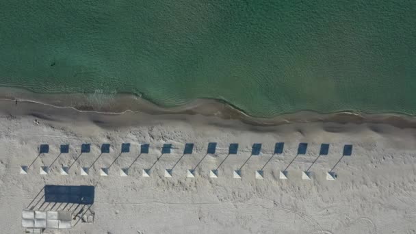 Das Sandige Ufer Des Meeres Blick Von Oben Luftaufnahmen Welle — Stockvideo