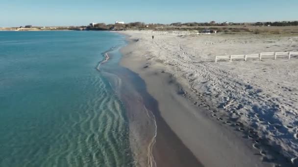 Stranda Til Sjøs Sand Flyfoto Bølger Tidlig Morgen Ingen Mennesker – stockvideo