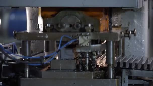 Machine à cintrer automatique en métal comme il plie l'aluminium — Video