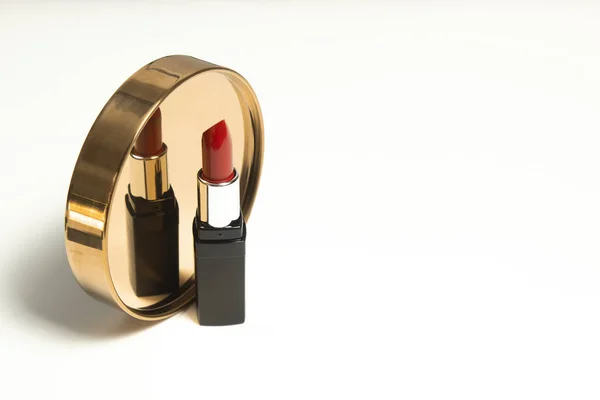 Moda Rossetto Rosso Lucido Trucco Cosmetico Con Contenitore Confezione Bottiglia — Foto Stock