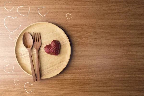 Kolacja z miłość serce valentine koncepcji na podłoża drewniane — Zdjęcie stockowe