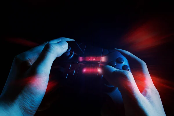 Gamer Boy Med Hand Hålla Joystick Controller Elektronisk För Att — Stockfoto