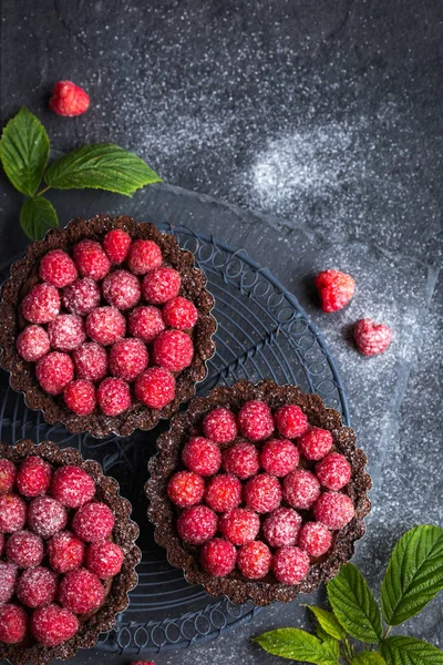 Chocolate tarts with fresh raspberry — Stock Photo, Image