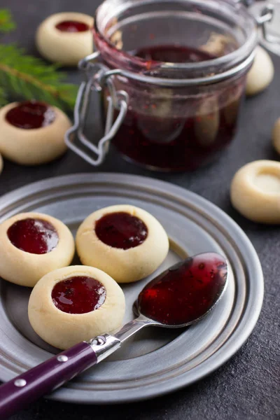 Cookies with jam filling — Stock Photo, Image