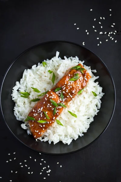 Teriyaki somon ve pirinç — Stok fotoğraf