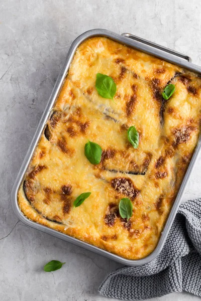 Moussaka. Cazuela de berenjena griega tradicional — Foto de Stock