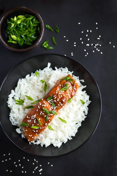 Salmão teriyaki e arroz — Fotografia de Stock