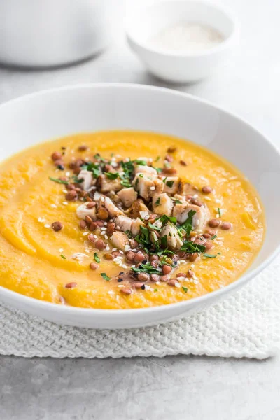 Pumpkin and lentil cream soup — Stock Photo, Image
