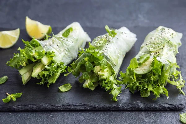 Fresh spring rolls with avocado — Stock Photo, Image