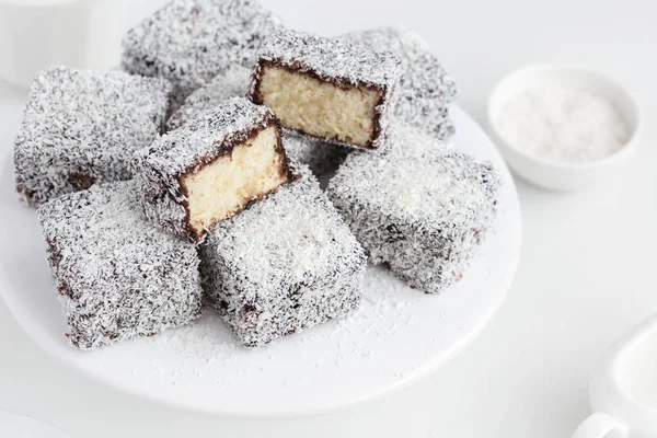 Australian lamington cakes with chocolate and coconut — Stock Photo, Image