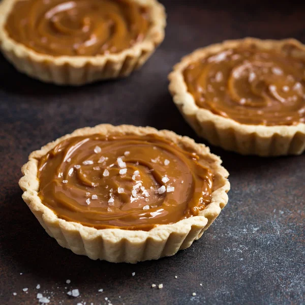 Tarts with salted carame — Stock Photo, Image