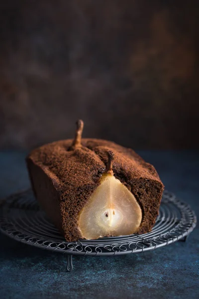 Pochierter Birnen-Ingwerkuchen — Stockfoto