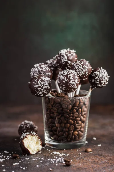 Coconut and chocolate cake pops — Stock Photo, Image