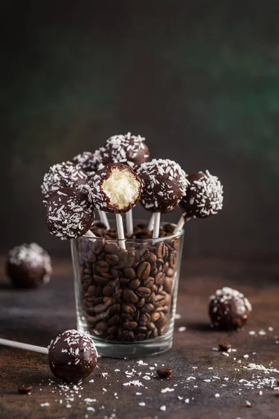 Coconut and chocolate cake pops — Stock Photo, Image