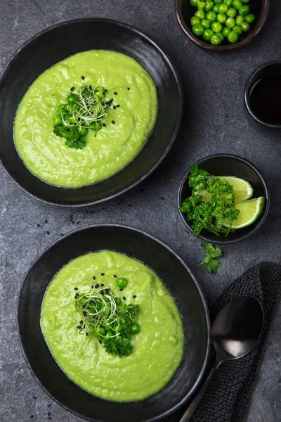 Heerlijke groene erwten soep — Stockfoto